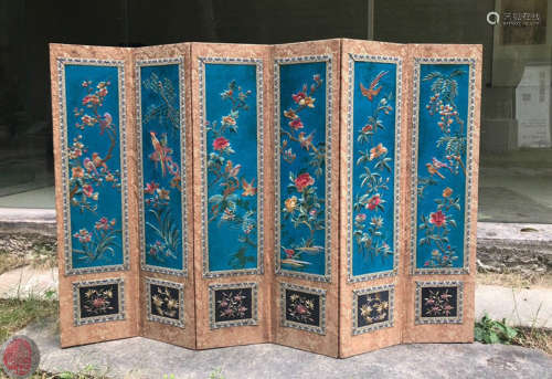 A BLUE BASE FLORAL AND BIRD PATTERN XIANG EMBROIDERY