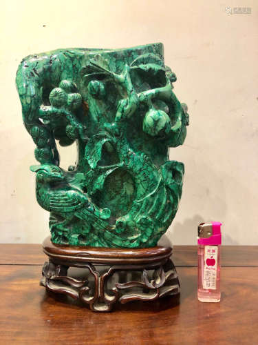 A MALACHITE CARVED BIRD AND PLANT PATTERN PEN HOLDER