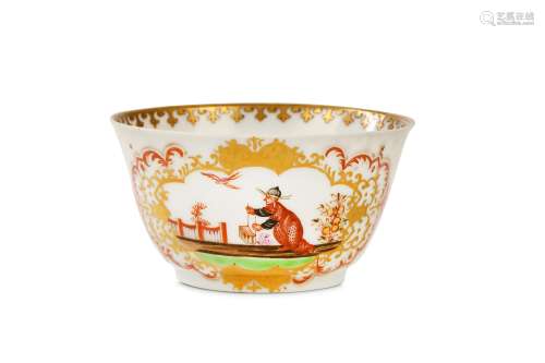 A HAUSMALER-DECORATED CHINESE EXPORT PORCELAIN TEABOWL