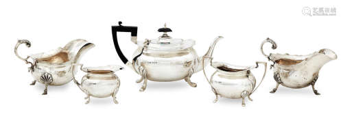 by Walker & Hall, Sheffield 1927/28  A three piece silver tea service