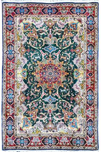 97 x 146xm An Agra rug