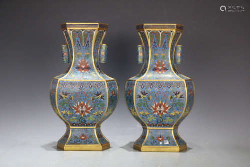 17-19TH CENTURY, A PAIR OF FLORAL PATTERN CLOISONNE DOUBLE-EAR VASES, QING DYNASTY
