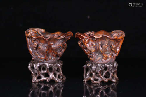 17-19TH CENTURY, A PAIR OF DRAGON DESIGN BAMBOO CUPS WITH ROSEWOOD BASE, QING DYNASTY