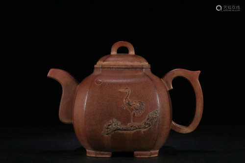 A CRANE&PINE PATTERN PURPLE CLAY SQUARE TEAPOT