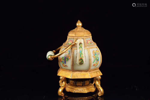 17-19TH CENTURY, AN IMPERIAL GILT SILVER FLORAL PATTERN HETIAN JADE LOOP-HANDLED TEAPOT, QING DYNASTY