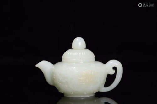 17-19TH CENTURY, A FLORAL PATTERN HETIAN JADE TEAPOT, QING DYNASTY