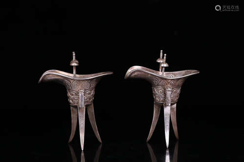 17-19TH CENTURY, A PAIR OF TAOTIE&LOTUS PETAL PATTERN SILVER JUE CUPS, QING DYNASTY