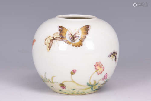 FAMILLE ROSE 'FLOWERS AND BUTTERFLIES' SMALL JAR