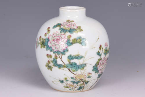FAMILLE ROSE 'FLOWERS AND CALLIGRAPHY' JAR