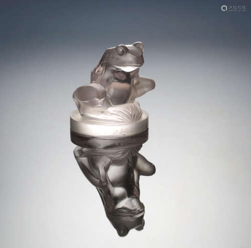 A 'Grenouille' paperweight, designed in 1928 René Lalique (French, 1860-1945)
