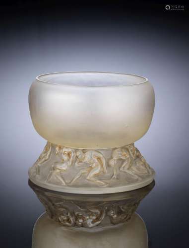 A 'Lutteurs' Vase, designed in 1914 René Lalique (French, 1860-1945)