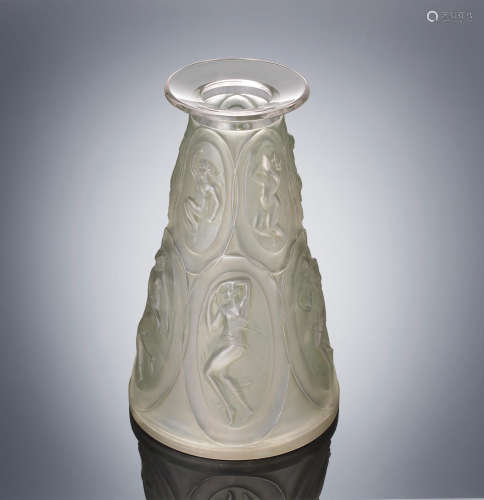 A 'Camées' Vase, designed in 1923 René Lalique (French, 1860-1945)