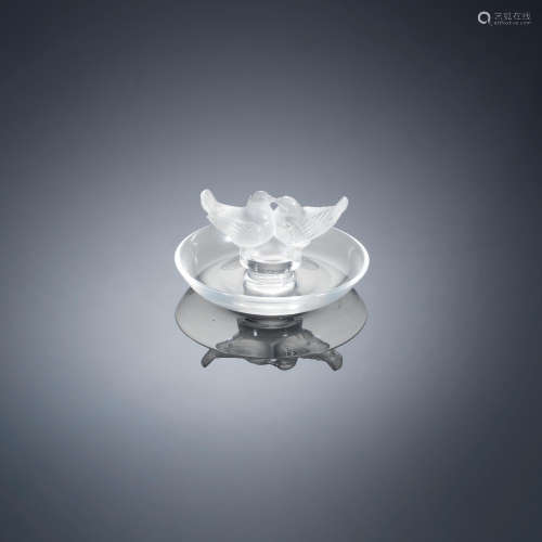 A 'Deux Colombes' Cendrier, designed in 1931 René Lalique (French, 1860-1945)