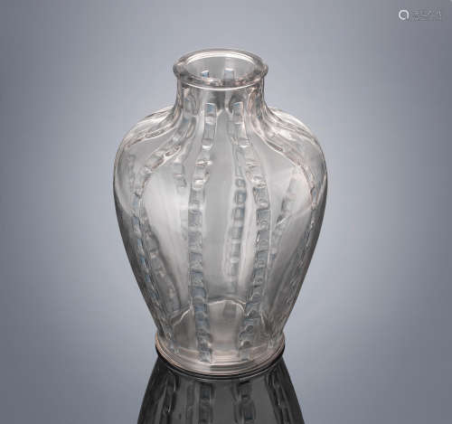 A 'Bandes de Roses' Vase, designed in 1919 René Lalique (French, 1860-1945)