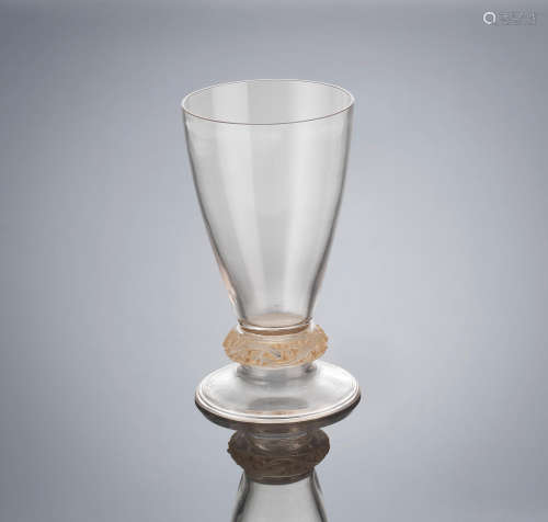 A 'Bague Lézards' Glass, designed in 1912 René Lalique (French, 1860-1945)