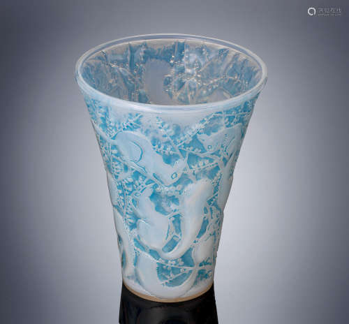 A 'Senart' vase, designed in 1934 René Lalique (French, 1860-1945)