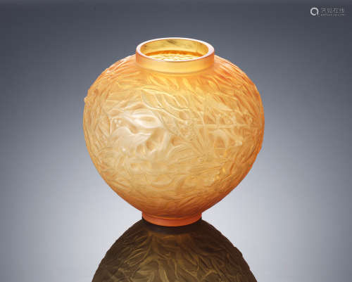 A 'Gui' vase, designed in 1920 René Lalique (French, 1860-1945)