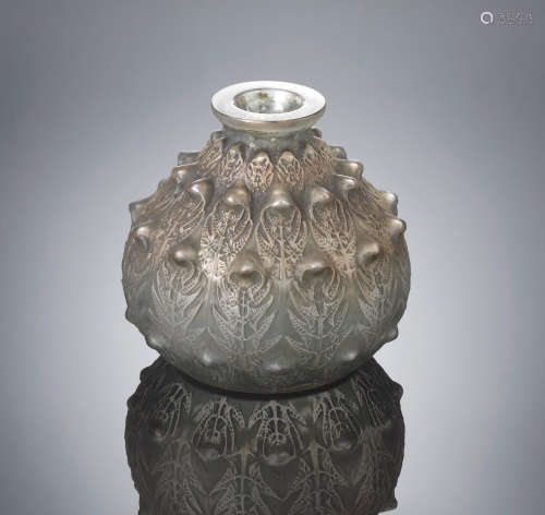 A 'Fougères' Vase, designed in 1913 René Lalique (French, 1860-1945)