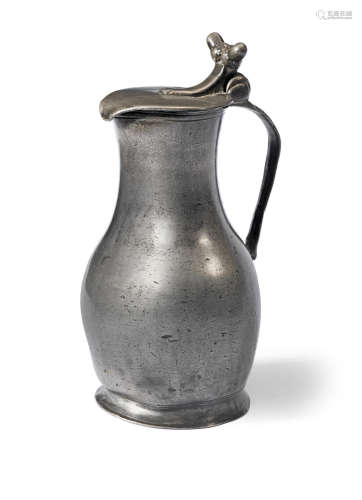 Of unusual 1½ pint capacity A rare mid-18th century pewter Jersey lidded measure, circa 1750