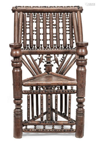 A highly impressive early 17th century yew-wood turner's chair, English or Welsh, circa 1600 - 40