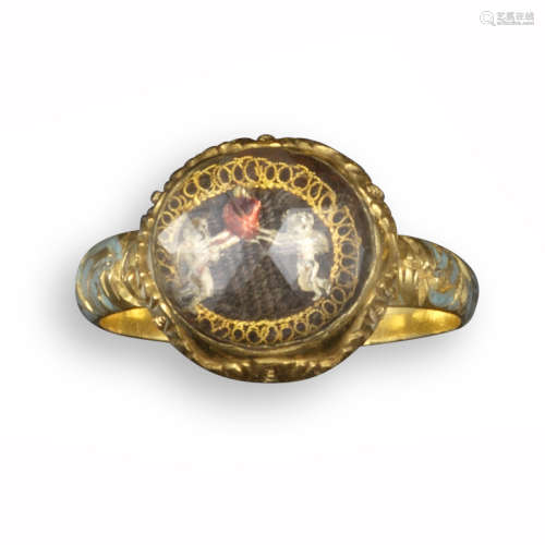 A gold and crystal romantic ring, possibly French, late 17th century, the faceted crystal covers two
