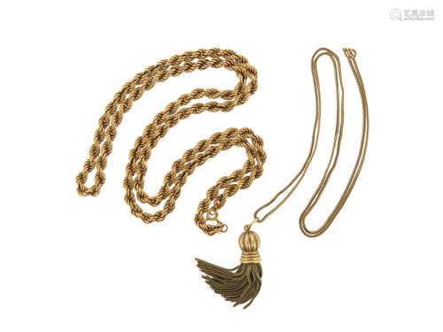 A gold twisted rope necklace, 80cm long, 35g, with a gold tassel pendant on a twisted rope-link fine