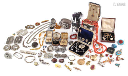 Various items of jewellery, including a diamond half-hoop ring, set with seven circular-cut diamonds