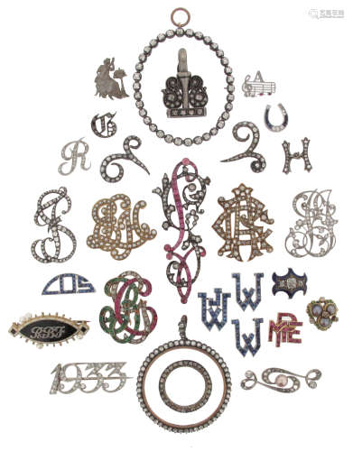 Various jewellery items, including three diamond-set frames, a diamond-set 1933 brooch, fifteen