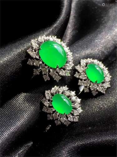 18K GOLD DIAMOND NATURAL JADEITE EARRINGS AND RING