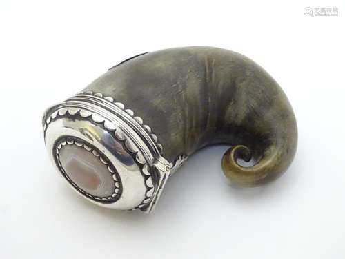 A 19thC Scottish rams horn snuff mull with white metal mounts and agate cabochon to lid.