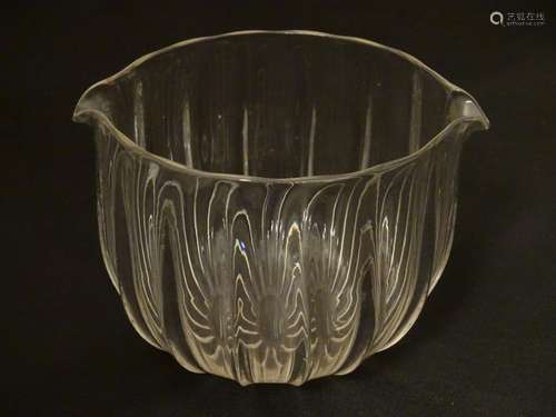 Rincer : an early 19th C ribbed clear glass wine glass rincer (for washing in between courses),