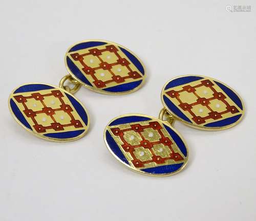 A 9ct gold brooch of chaplet form set with sapphires and diamonds. Approx 1