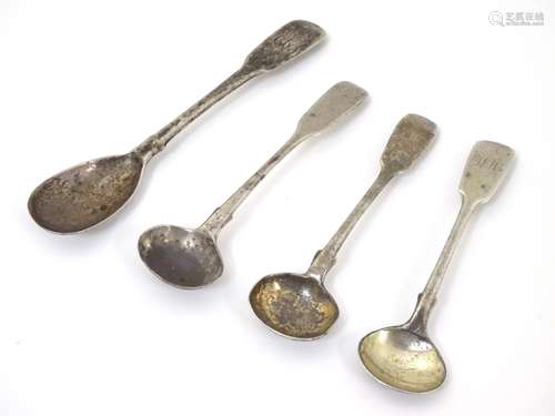 Assorted 19thC silver fiddle pattern salt / mustard spoons to include examples hallmarked Exeter