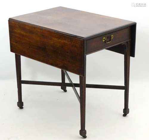 A mid 18thC mahogany Chippendale Pembroke table, with drop flap top,