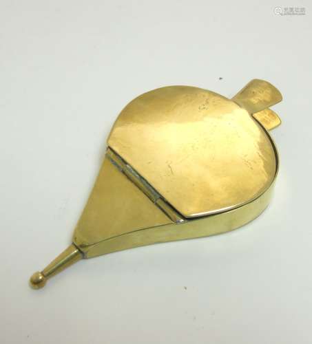 A late 18th / early 19thC novelty brass snuff box in the form of fire bellows.