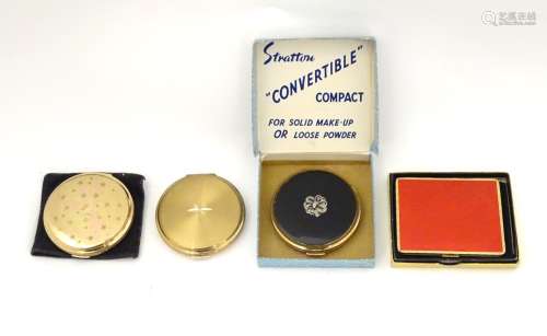 Assorted vintage powder compacts to include examples by Stratton and having enamel ,