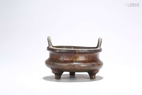 Chinese bronze incense burner. Xuande mark.