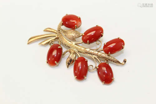 18 K gold red coral brooch.