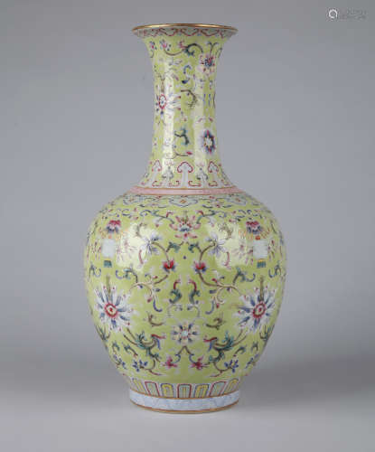 Chinese famille rose porcelain vase, Jiaqing mark,