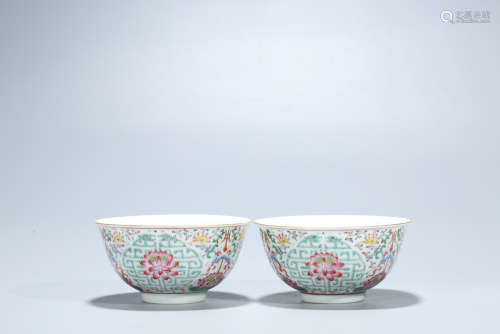 Pair of Chinese Doucai porcelain bowls, Qianlong mark.