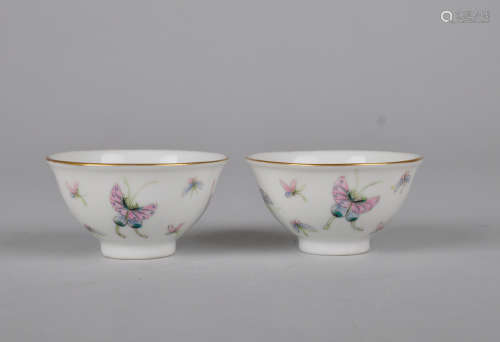 Pair of Chinese famille rose porcelain cup, decorated with hundreds butterflies.