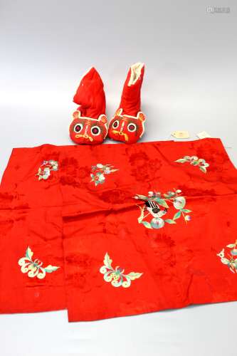 Chinese embroidery baby boots and napkins.