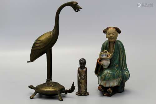 Group of Asian decorative items.