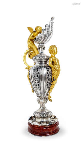 约1860年 法国 拿破仑三世时期 铜鎏金及镀银人物装饰瓶