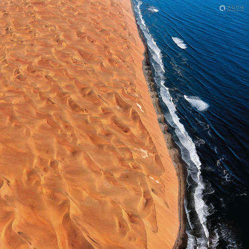 陈茂盛（1944～） 2013年作 纳米比亚红沙漠入海 艺术微喷 三明治装裱