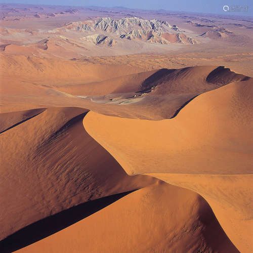 陈茂盛（1944～） 2017年作 纳米比亚红沙漠与石灰岩山丘 艺术微喷 三明治装裱