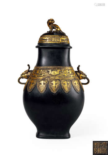 清中期 铜鎏金卣式方瓶