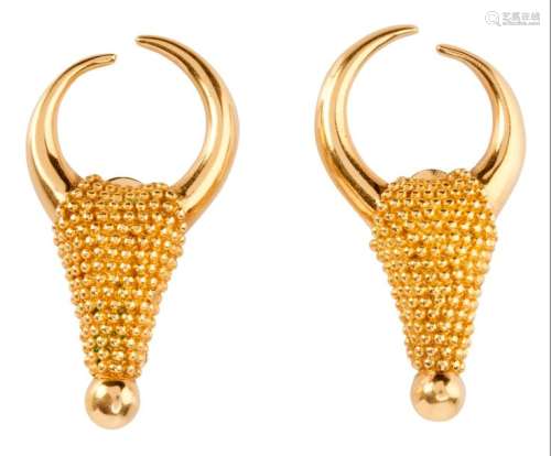 Yellow gold earrings representing a deer's head. C...