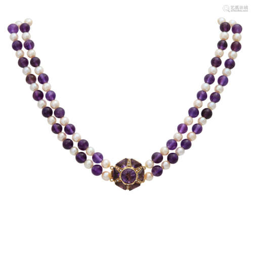 Collier, doppelreihigaus Amethystkugeln und Zuchtperlen im Wechsel, L. ca. 40 cm, Schließe, GG /