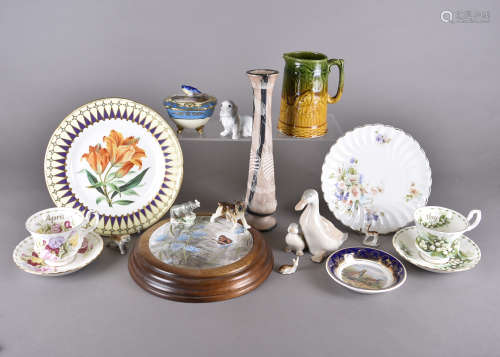A quantity of miscellaneous ceramics, including a set of four transfer printed dessert plates, a